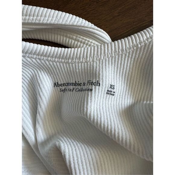 Abercrombie and Fitch White Seamless Ribbed Henley Bodysuit. Size XS. - Picture 5 of 5